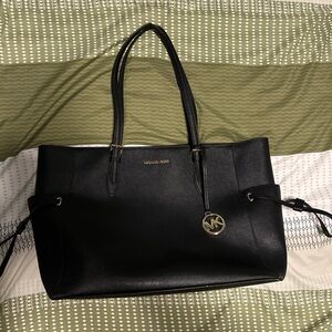 micheal koran large purse!!